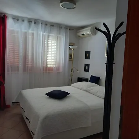 Novi Apartment *